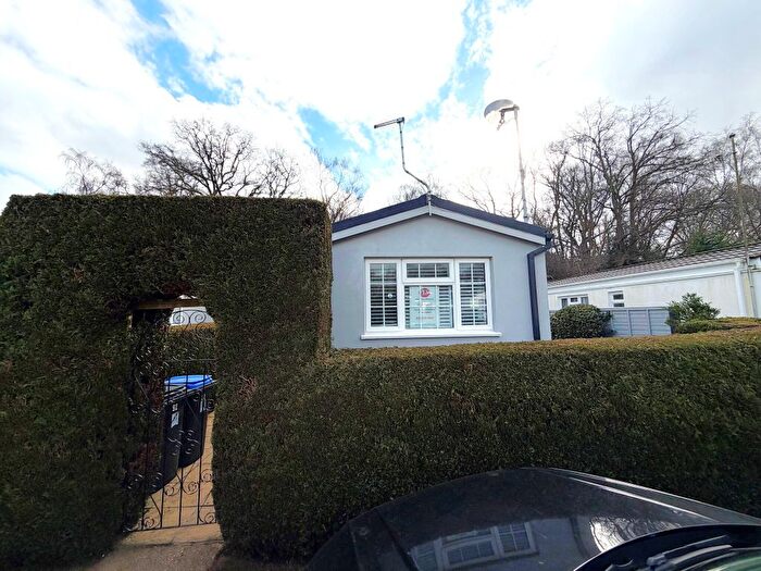 2 Bedroom Park Home For Sale In Warren Farm Home Park, Warren Lane, Pyrford, Woking, GU22