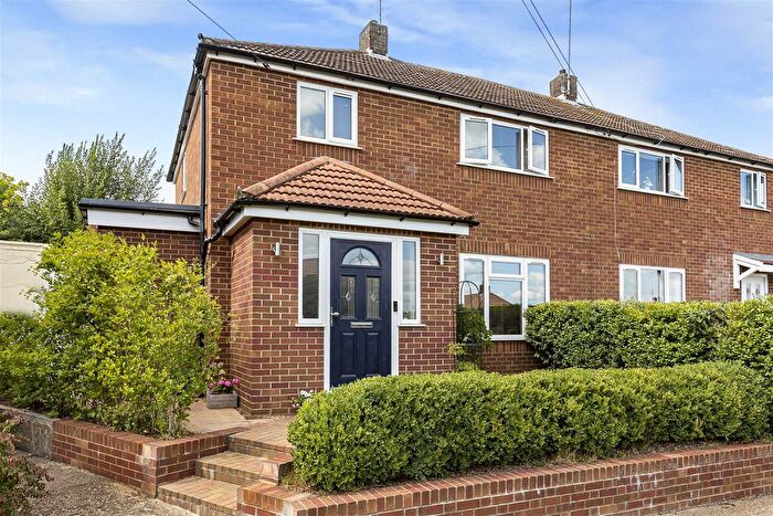 3 Bedroom Semi-Detached House For Sale In Glebe Road, Bengeo, SG14