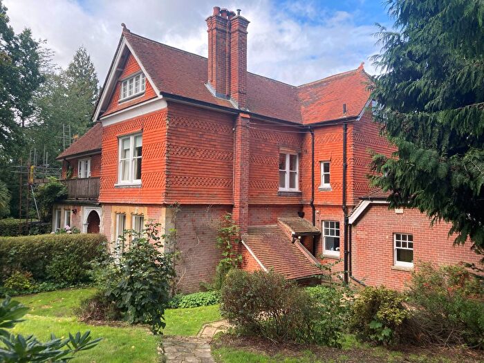5 Bedroom Semi-Detached House For Sale In Malvern Road, Liss, GU33