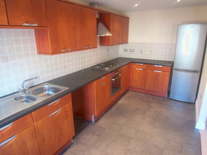 4 Bedroom House To Rent In Dalton Crescent, Nevilles Cross, DH1