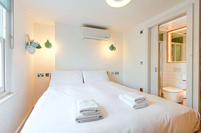 Studio To Rent In Philbeach Gardens, Earls Court, London, SW5