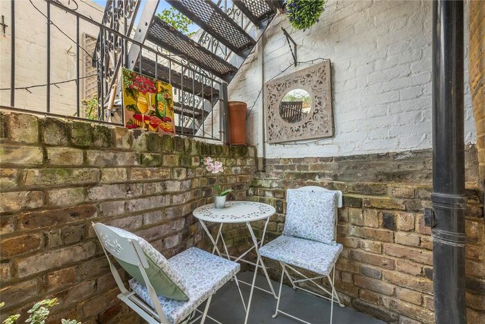 1 Bedroom Flat To Rent In Gladstone Street, Elephant And Castle, SE1