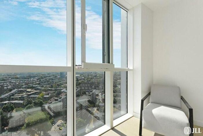 1 Bedroom Flat To Rent In Wandsworth Road, Nine Elms, SW8