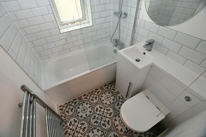 2 Bedroom Apartment To Rent In Selhurst Road, London, SE25