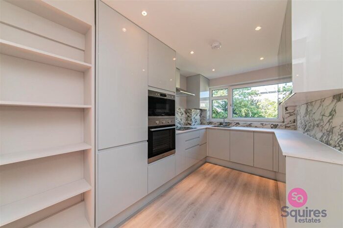 2 Bedroom Flat To Rent In Cedar Drive, London, N2