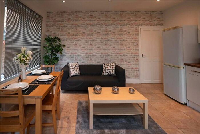 3 Bedroom Apartment To Rent In Stondon Park, Honor Oak, London, SE23