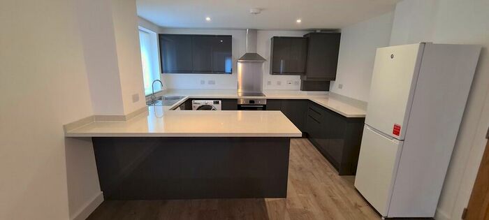 4 Bedroom Barn Conversion To Rent In Netley Abbey, SO31