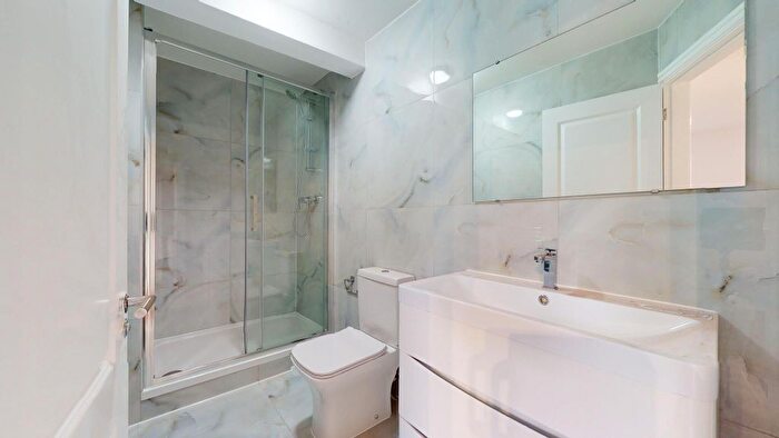 1 Bedroom Flat To Rent In Lexham Gardens, London, W8