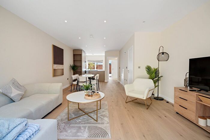 2 Bedroom Flat For Sale In Unit A The Warwick, Ealing, W5