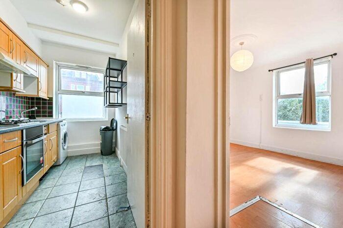 1 Bedroom Flat To Rent In Upper Clapton Road, Clapton, London, E5
