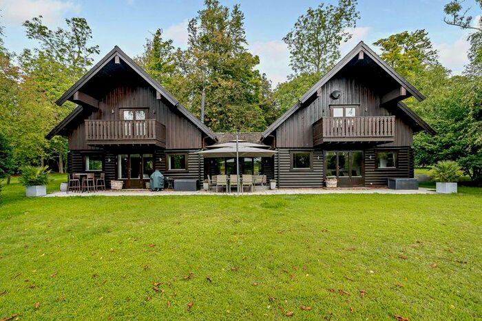 3 Bedroom Detached House For Sale In Harleyford Country Estate, Marlow, SL7
