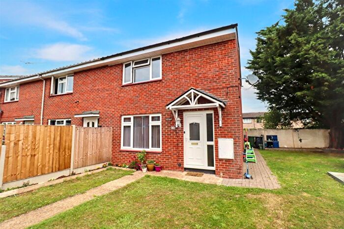 2 Bedroom End Of Terrace House For Sale In Speedwell Close, Witham, CM8