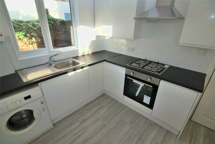 2 Bedroom Flat To Rent In Falkland Road, Harringay, N8
