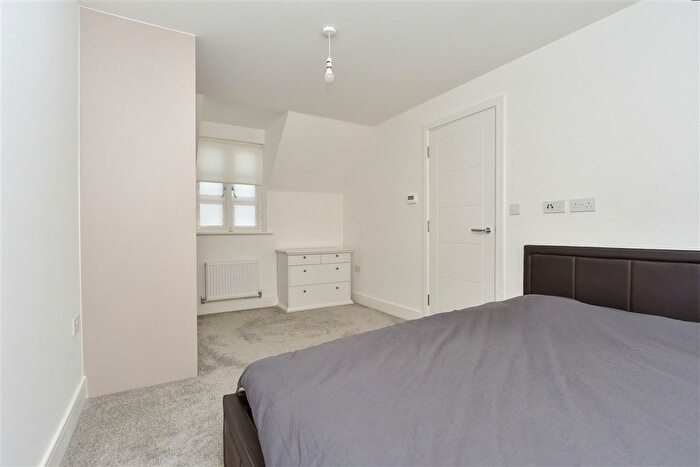 2 Bedroom End Of Terrace House For Sale In Ham Road, Faversham, Kent, ME13