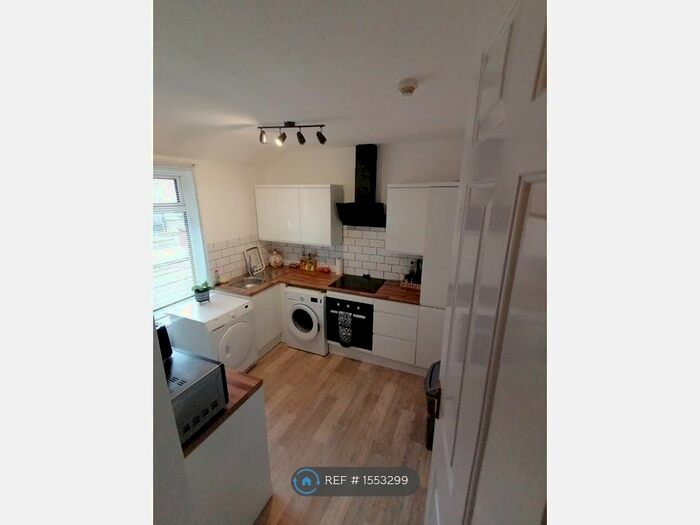 2 Bedroom Flat To Rent In Beaconsfield Street, York, YO24