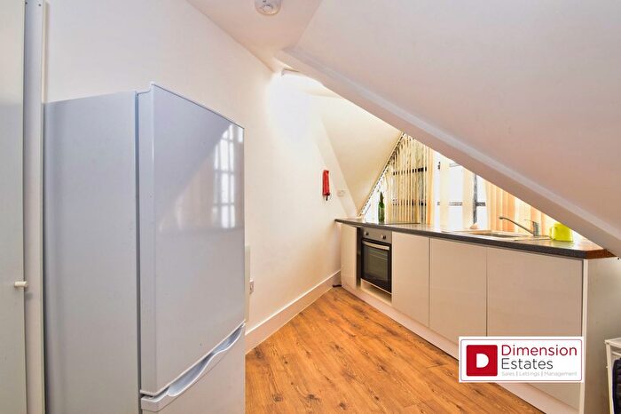 Studio To Rent In High Road Leytonstone, Leytonstone, E11