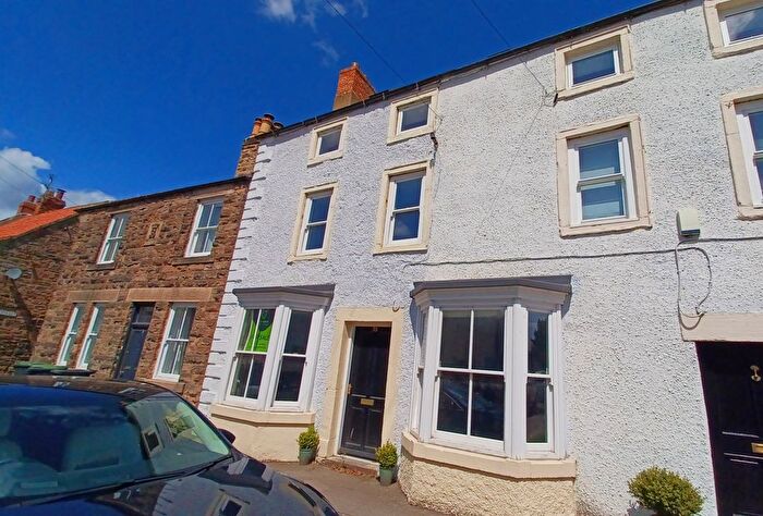 4 Bedroom Town House For Sale In Front Street, Staindrop, DL2
