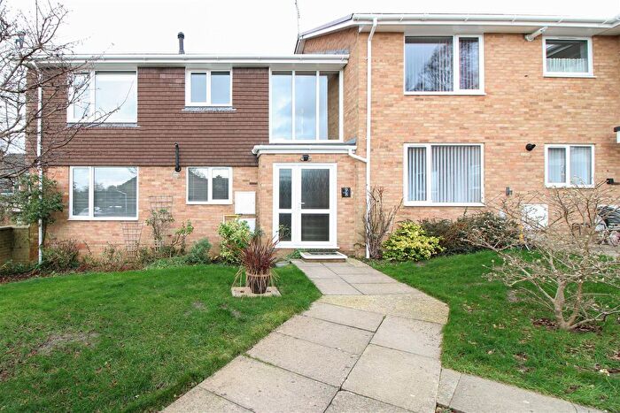 2 Bedroom Flat To Rent In Merley Lane, Merley Wimborne, BH21