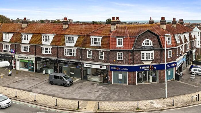 2 Bedroom Flat For Sale In Goring Road, Goring-By-Sea, Worthing, BN12