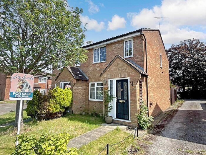 3 Bedroom Semi Detached House For Sale In Kingston Crescent, Lords Wood, Chatham, Kent, ME5