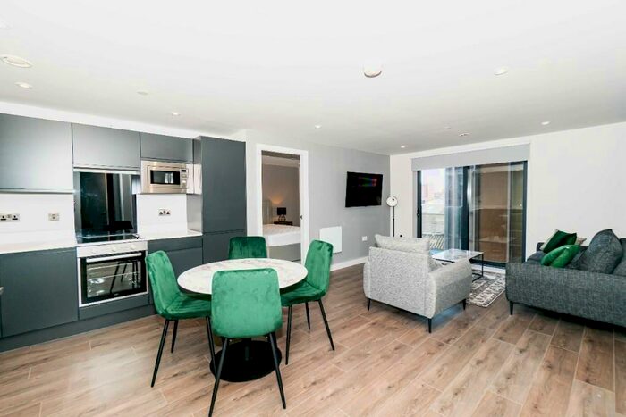 2 Bedroom Apartment To Rent In The Summit - Parliament Streett, L8