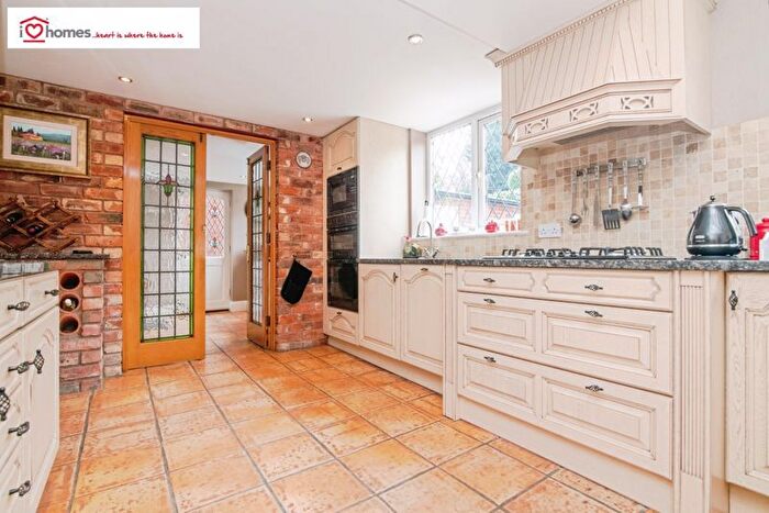 5 Bedroom Detached House For Sale In Fairyfield Avenue, Birmingham, B43