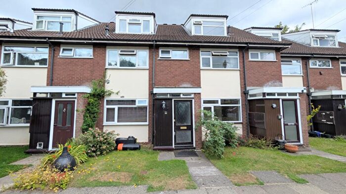 2 Bedroom Maisonette To Rent In Westfield Park, Pinner, HA5