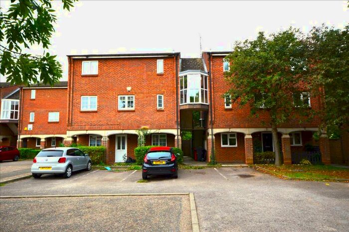 1 Bedroom Flat To Rent In Basildon **All Viewing Slots Now Taken**, SS13