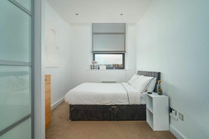 1 Bedroom Apartment For Sale In Cavendish Court, Drighlington, BD11