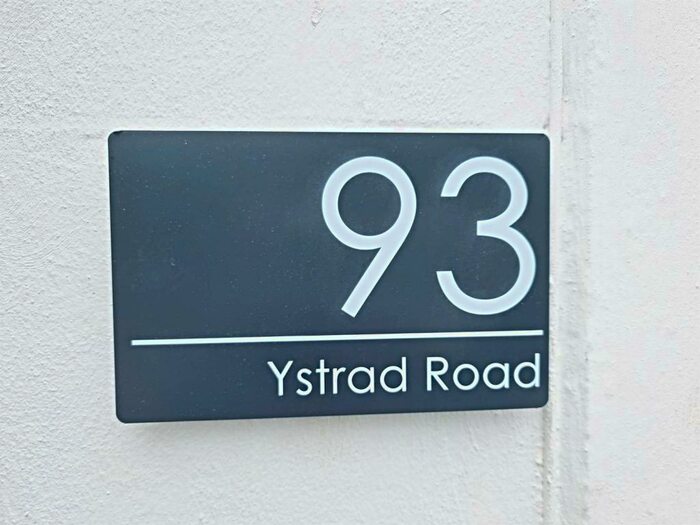 3 Bedroom Terraced House To Rent In Ystrad Road, Pentre, CF41