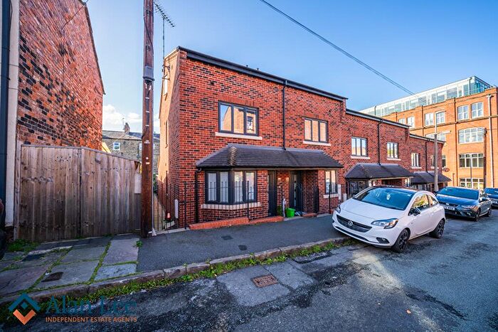 3 Bedroom Terraced House For Sale In Newton Street, Macclesfield, SK11