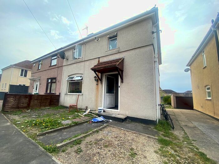 3 Bedroom Semi-Detached House To Rent In Field Road, Kingswood, Bristol, BS15