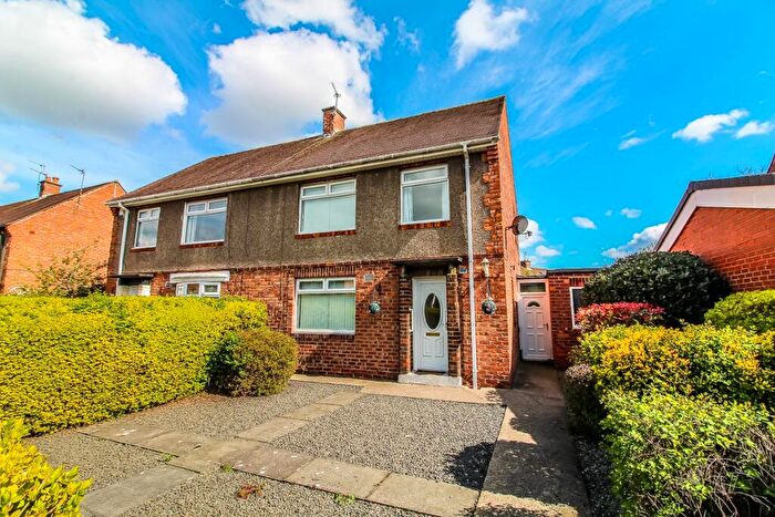 3 Bedroom Semi Detached House For Sale In Weardale Avenue, Washington, NE37