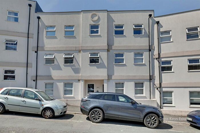 3 Bedroom Apartment For Sale In Arundel Crescent, Stoke, PL1
