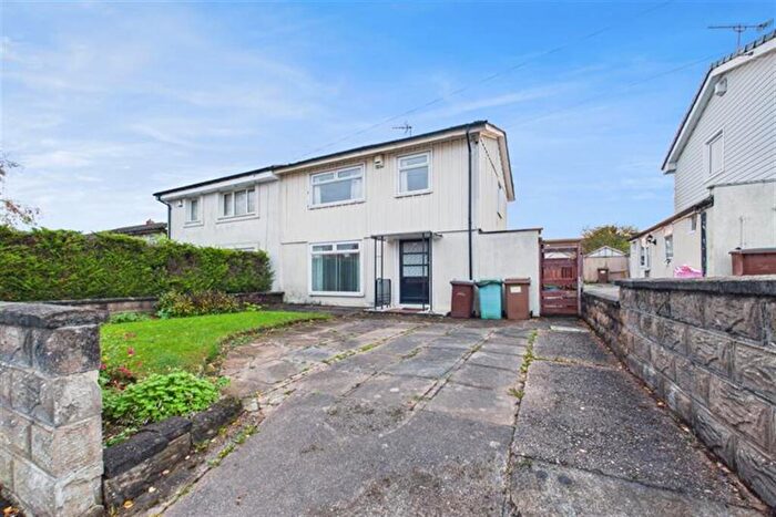 3 Bedroom Semi Detached House For Sale In Wigman Road, Nottingham, NG8