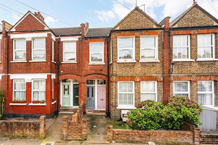 3 Bedroom Flat For Sale In Chapter Road, London, NW2