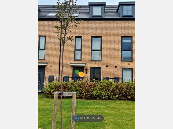 3 Bedroom Terraced House To Rent In Spooner Croft, Birmingham B5