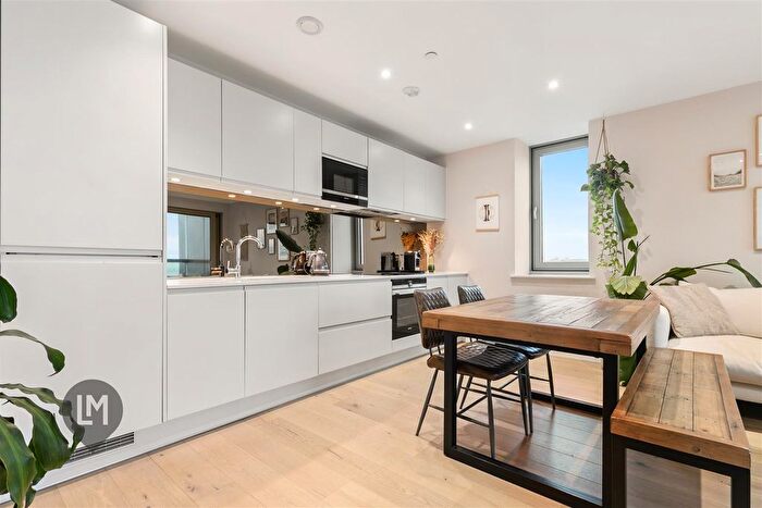 1 Bedroom Flat For Sale In Buckhold Road, London, SW18