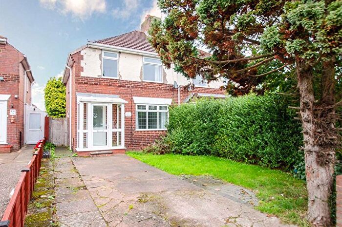 3 Bedroom Semi-detached House To Rent In Great Charles Street, Brownhills, WS8