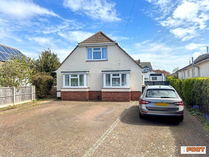 4 Bedroom Detached House For Sale In Haslemere Gardens, Hayling Island, PO11