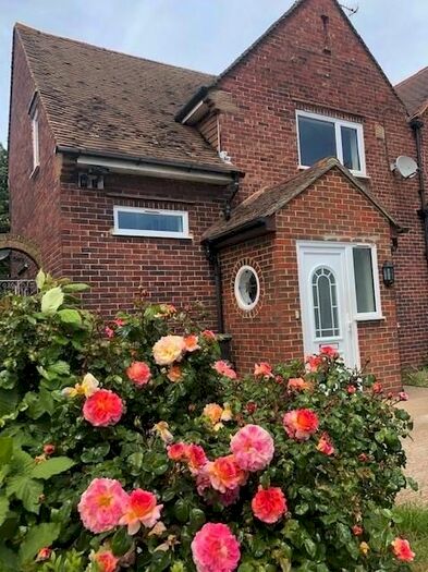 4 Bedroom Property To Rent In Sturry Road, Canterbury, CT1