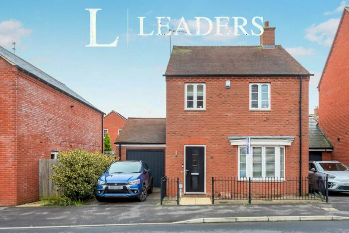 3 Bedroom Link Detached House To Rent In Needlepin Way, Buckingham, MK18