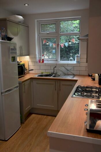 4 Bedroom Detached House To Rent In Allington Avenue, Nottingham, NG7