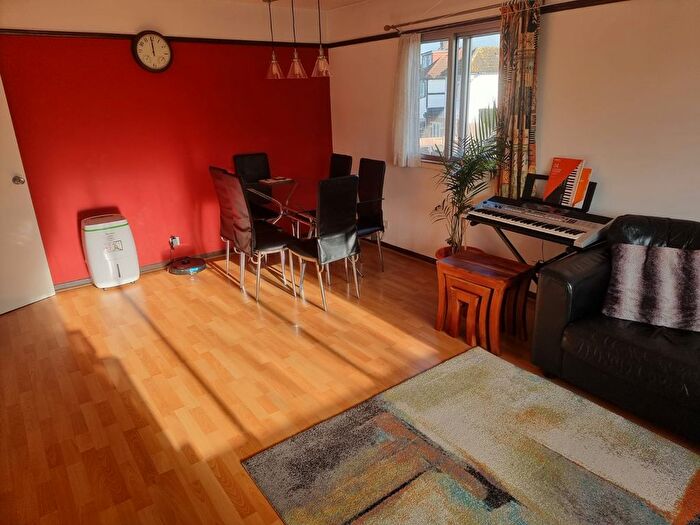 2 Bedroom Flat To Rent In Cranston Close, Hounslow, TW3