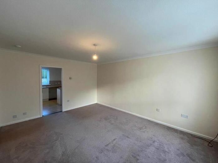 2 Bedroom Flat To Rent In Brington Place, Dundee, DD4