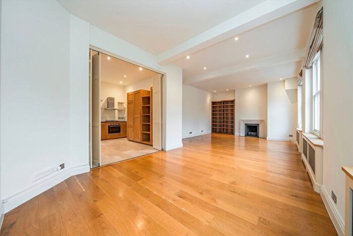 2 Bedroom Flat For Sale In Old Brompton Road, Earl's Court, SW5