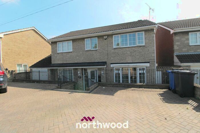 4 Bedroom Detached House To Rent In Springwell Lane, Balby, Doncaster, DN4