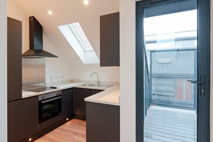 1 Bedroom Flat To Rent In Bisham House, D Glanville Road, Oxford, Oxfordshire, OX4