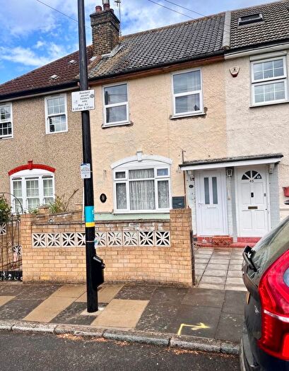 2 Bedroom Terraced House For Sale In Manchester Grove, London, E14