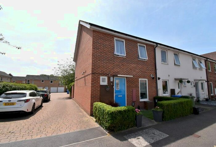 3 Bedroom End Of Terrace House To Rent In Vulcan Drive, Bracknell, Berkshire, RG12